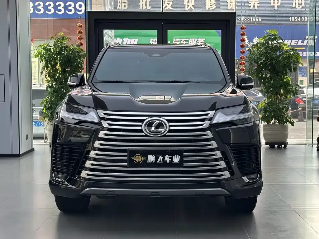 Lexus LX — фото 5