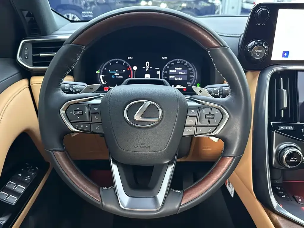 Lexus LX — фото 6