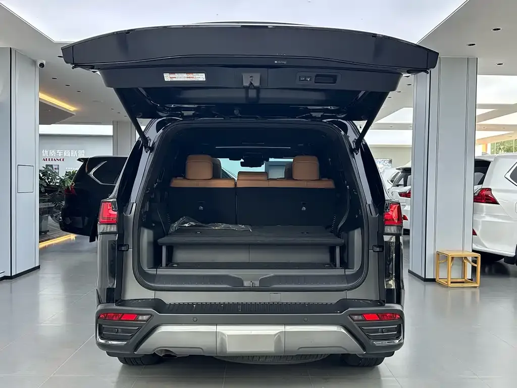 Lexus LX — фото 7