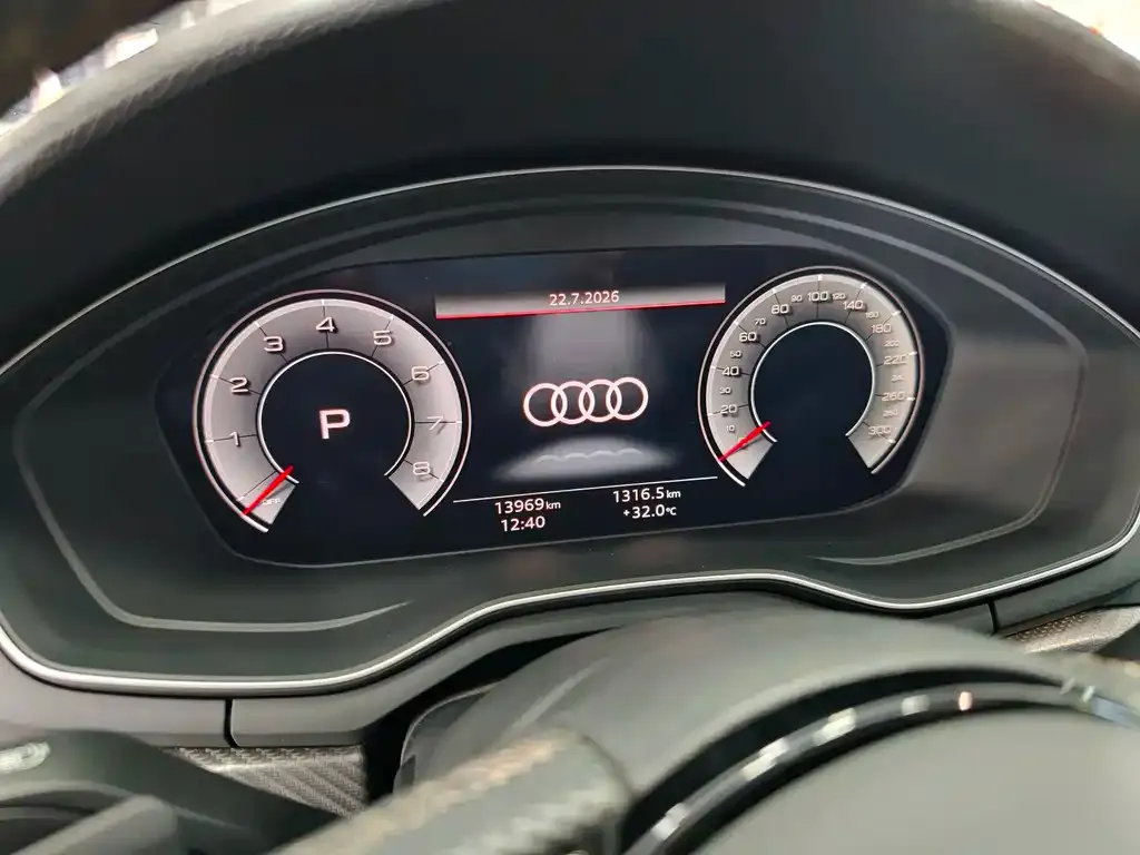 Audi A4L — фото 2