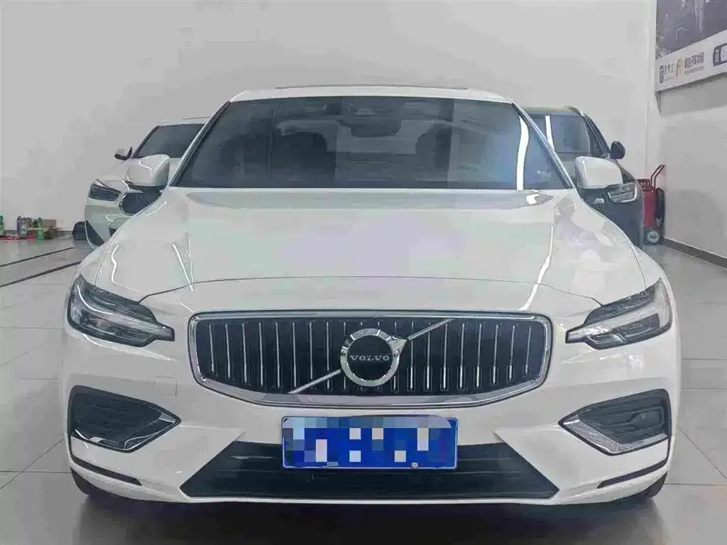 Volvo S60 — фото 8