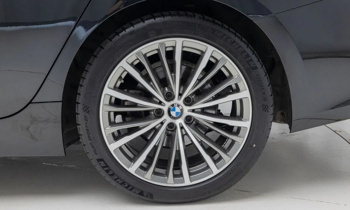 BMW 3-Series 2022 из KR, фото 9