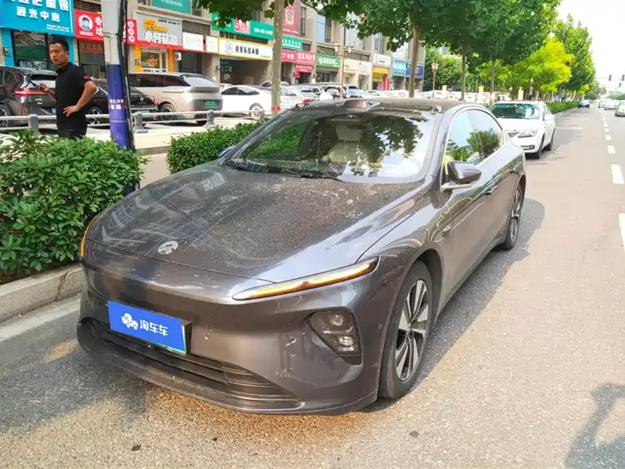 NIO ET7
