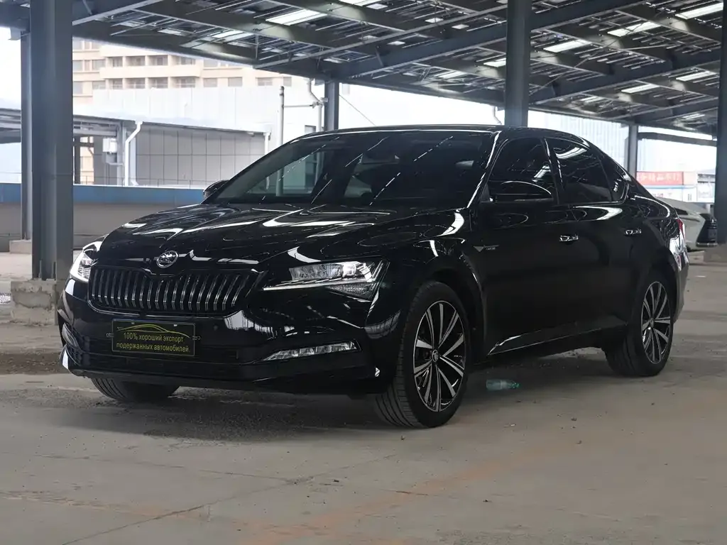 Skoda Superb — фото 1