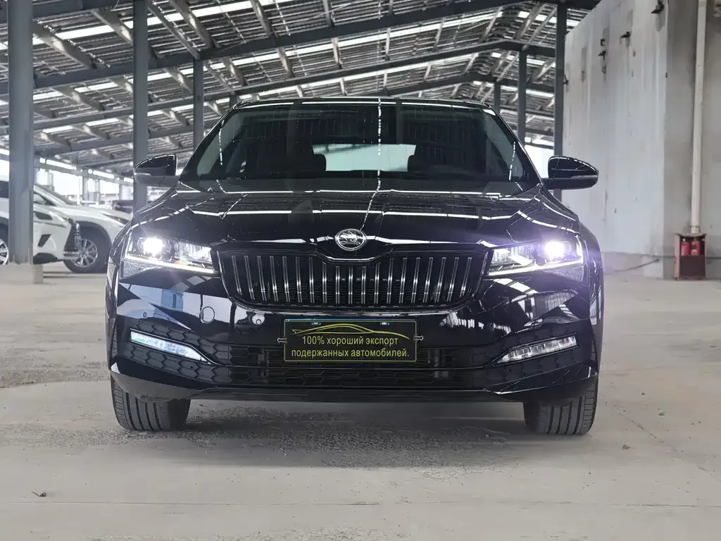 Skoda Superb — фото 9