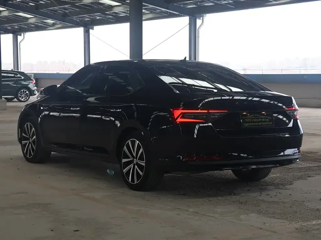 Skoda Superb — фото 5