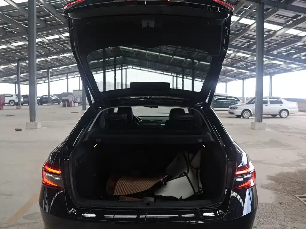 Skoda Superb — фото 8