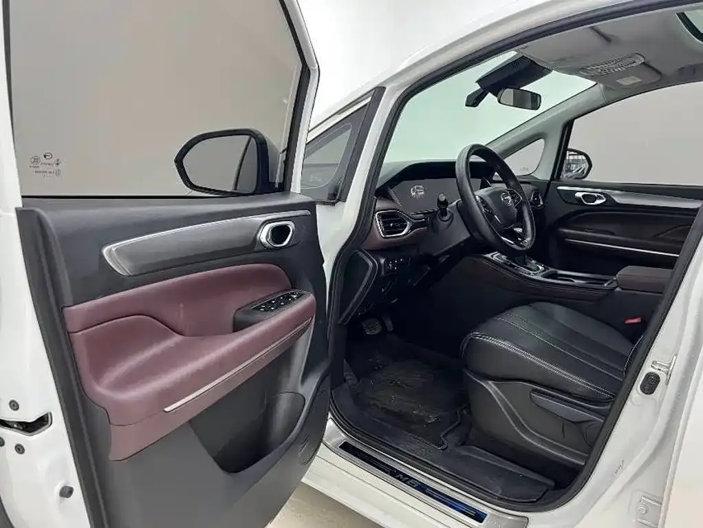 GAC Motor Trumpchi M6 — фото 10