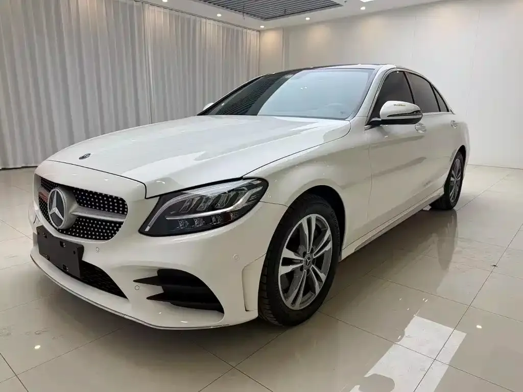 Mercedes-Benz C-Class — фото 1