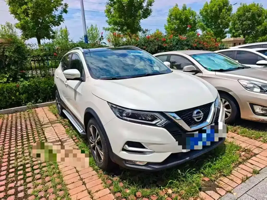 Nissan Qashqai — фото 1