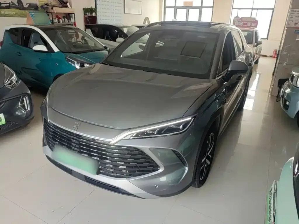 BYD L DM-i — фото 1
