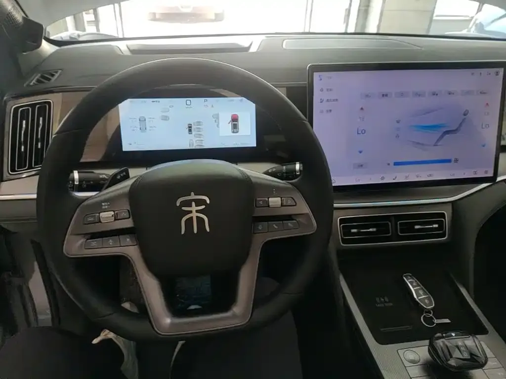 BYD L DM-i — фото 3