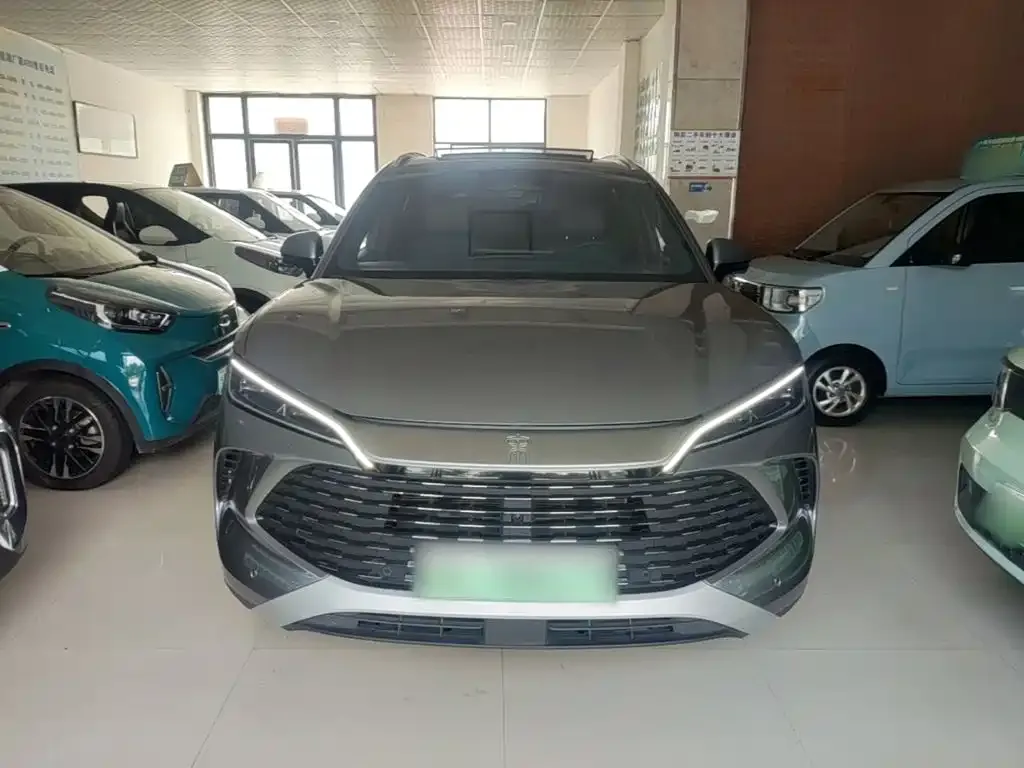 BYD L DM-i — фото 10