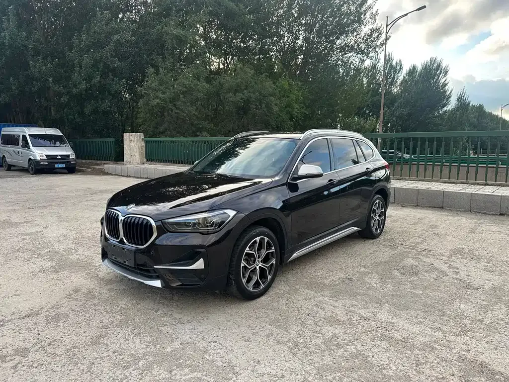 BMW X1 — фото 1