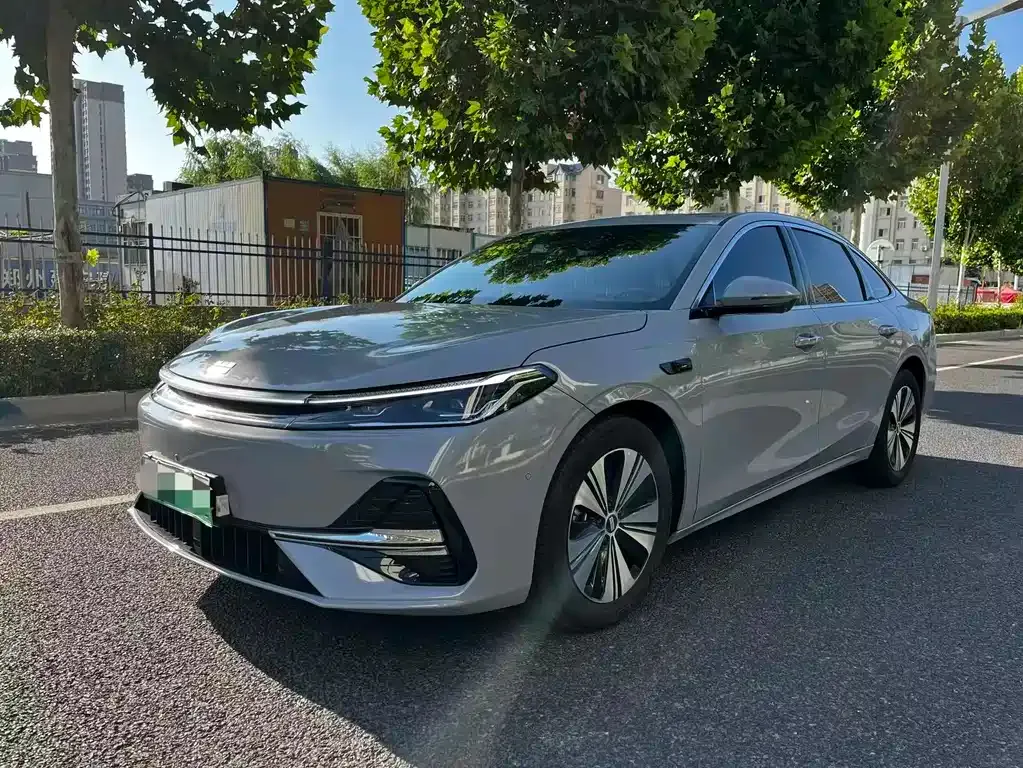 Geely 银河A7 EM