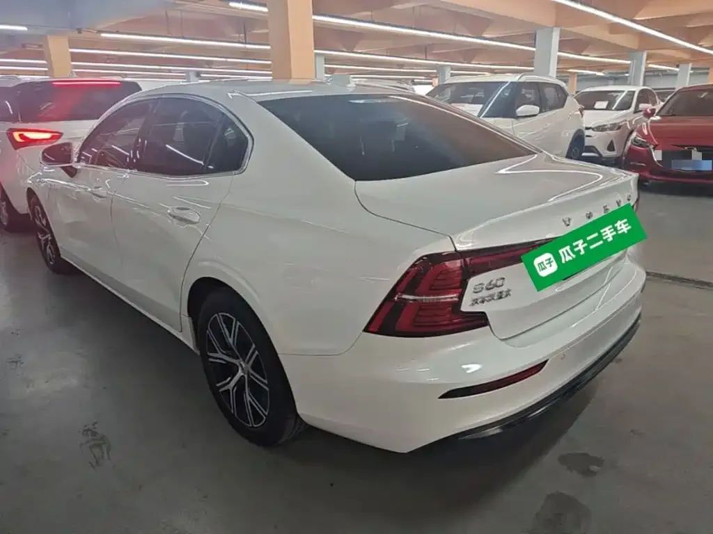 Volvo S60 — фото 10