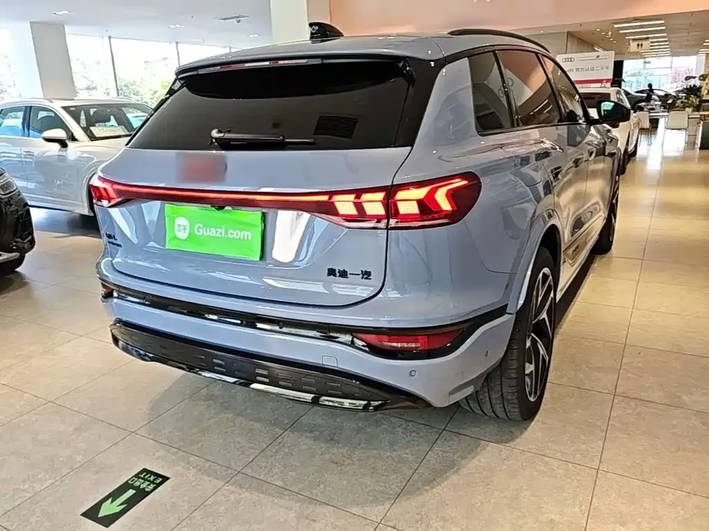 Audi Q6L e-tron — фото 10