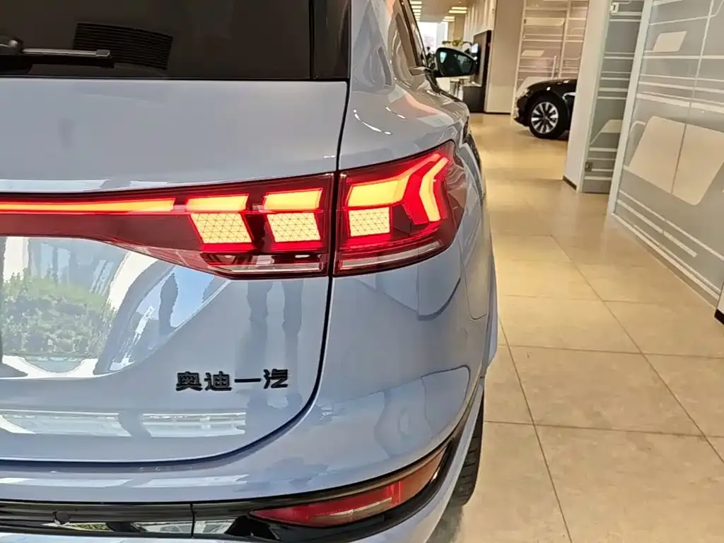 Audi Q6L e-tron — фото 5