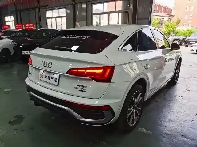 Audi Q5L Sportback — фото 10