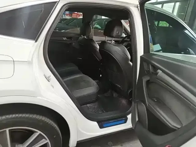 Audi Q5L Sportback — фото 2