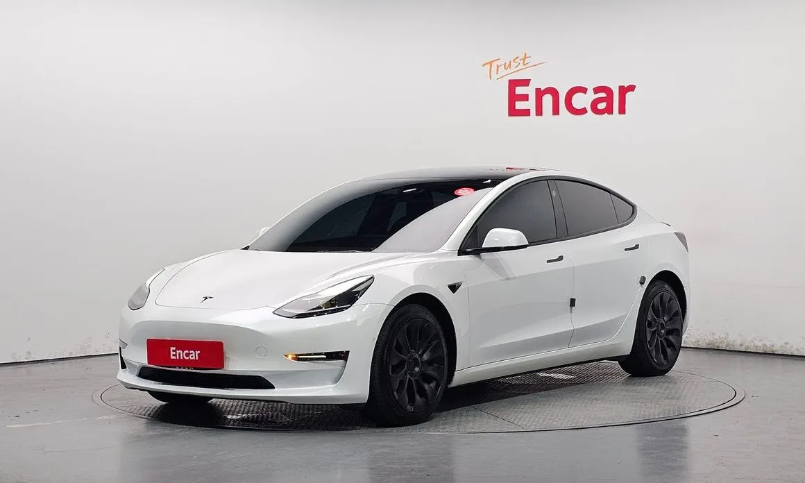 Tesla Model 3 — фото 1