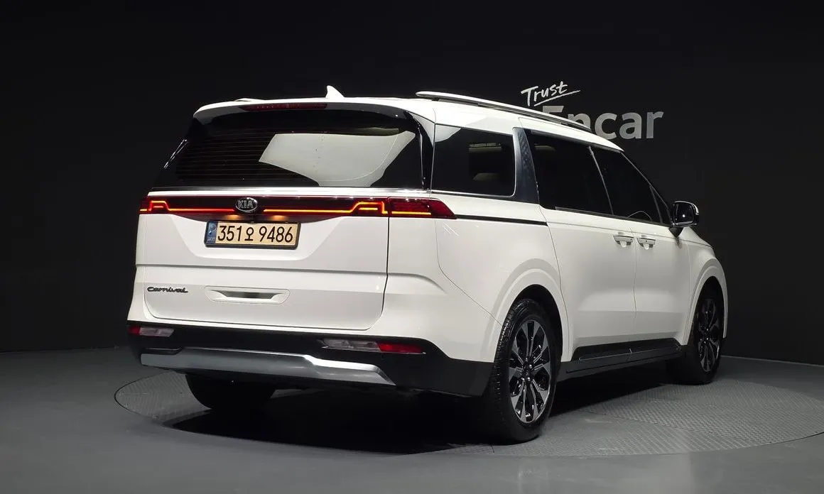 Kia Carnival — фото 4