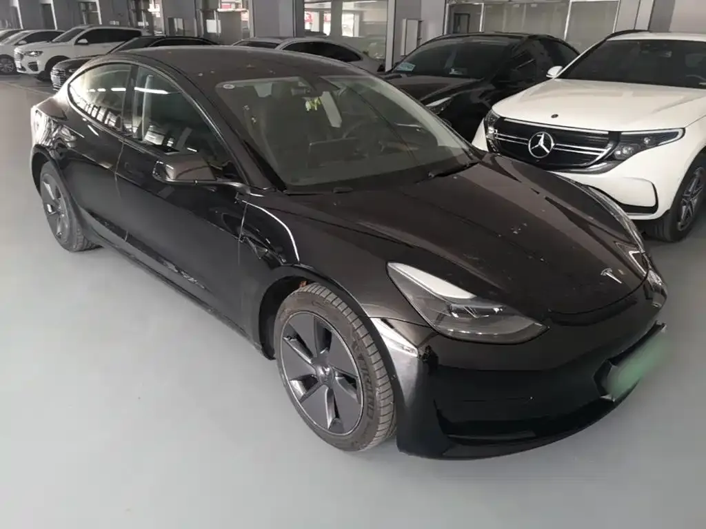 Tesla Model 3 — фото 9