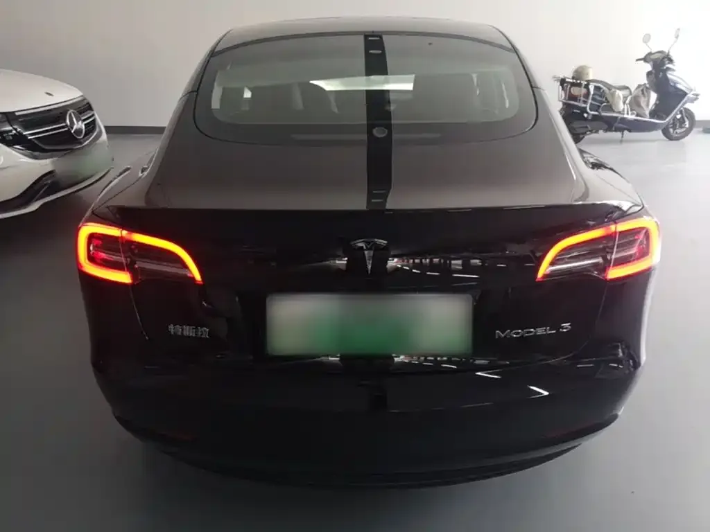 Tesla Model 3 — фото 8