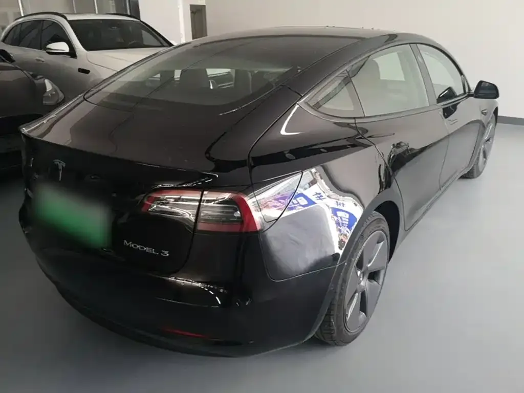 Tesla Model 3 — фото 5