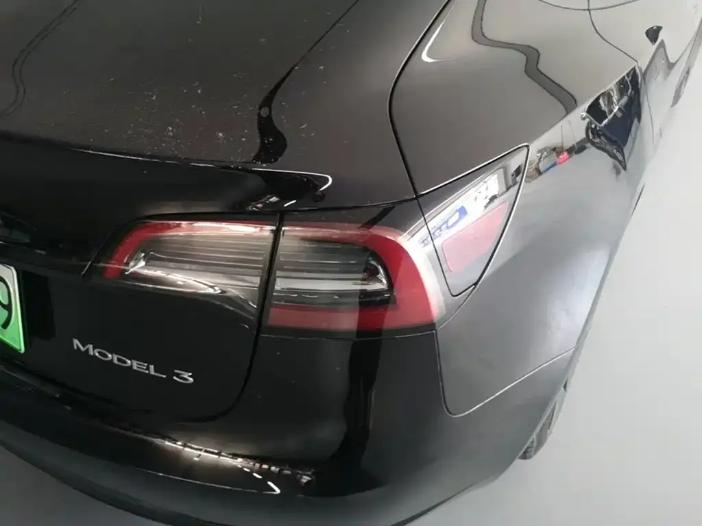 Tesla Model 3 — фото 3