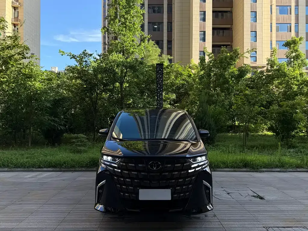 Toyota Alphard — фото 6