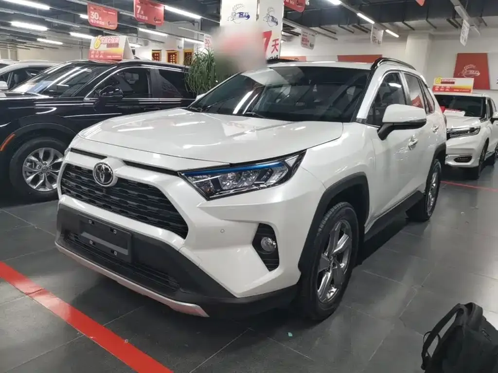 Toyota RAV4 — фото 3