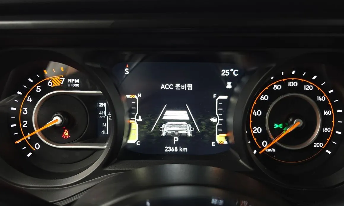 Jeep Wrangler 2025 из KR, фото 2