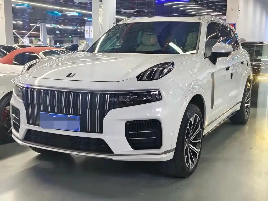 Lynk & Co 09
