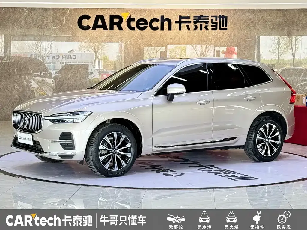 Volvo XC60 — фото 1