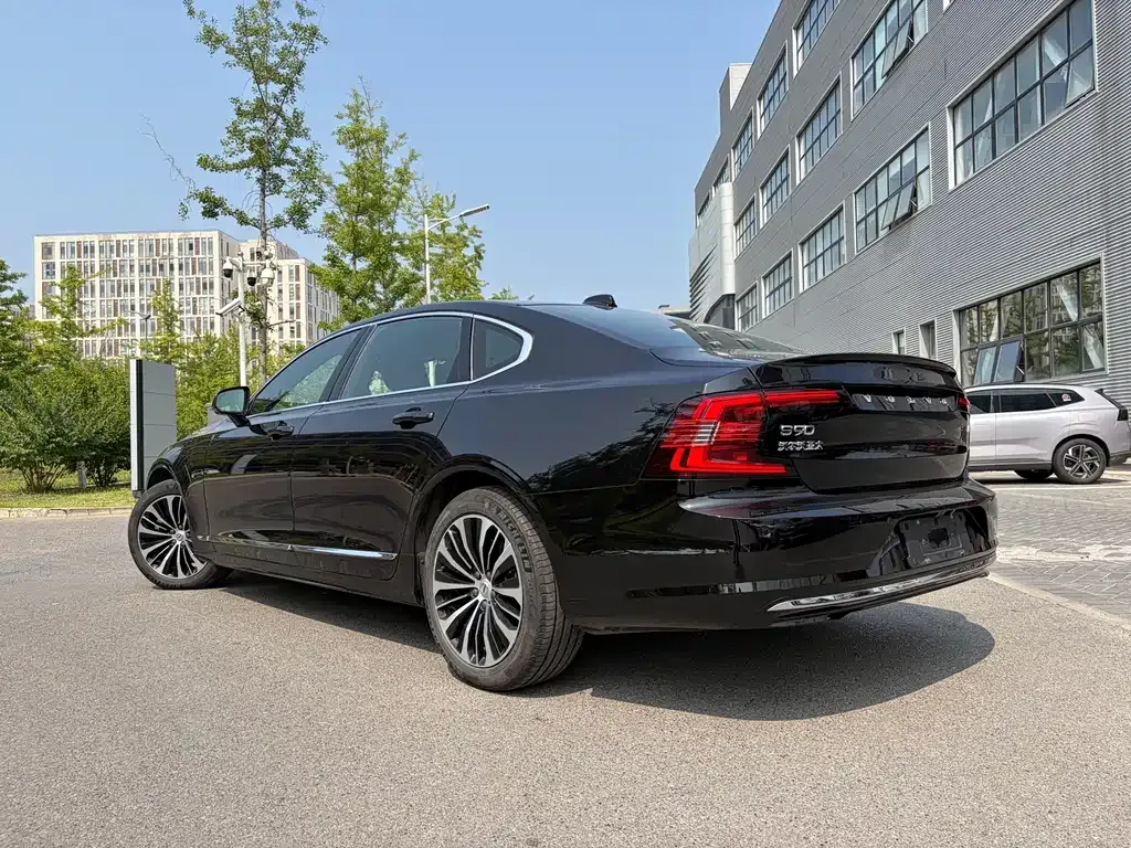 Volvo S90 — фото 5