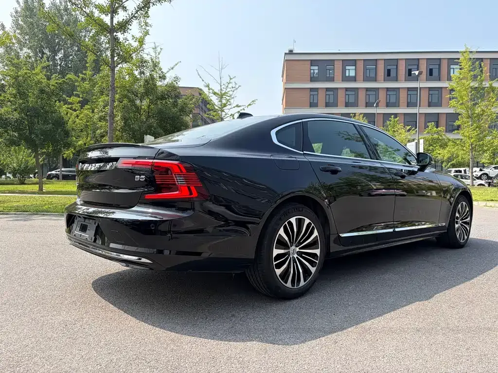 Volvo S90 — фото 10