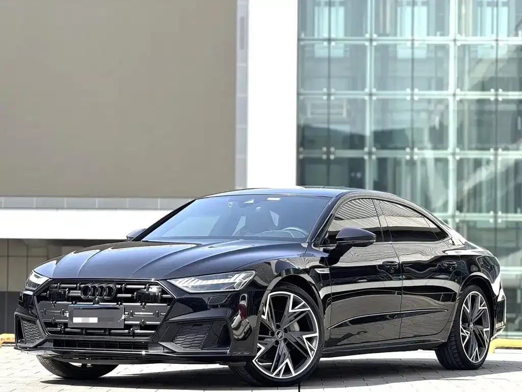Audi A7L — фото 1