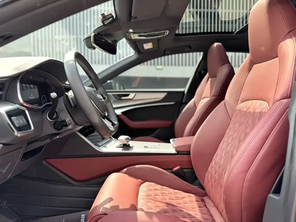 Audi A7L — фото 8