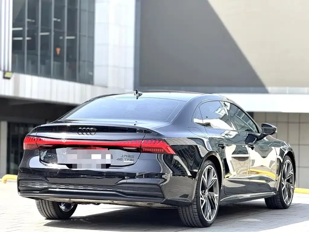 Audi A7L — фото 3