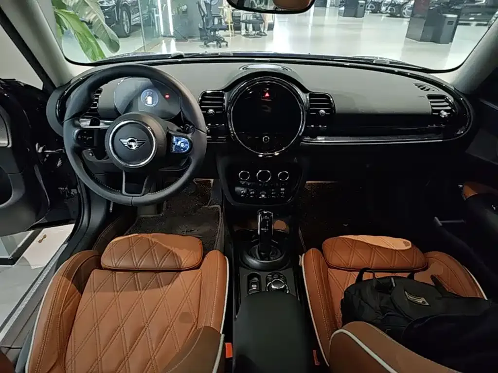 MINI Clubman — фото 5