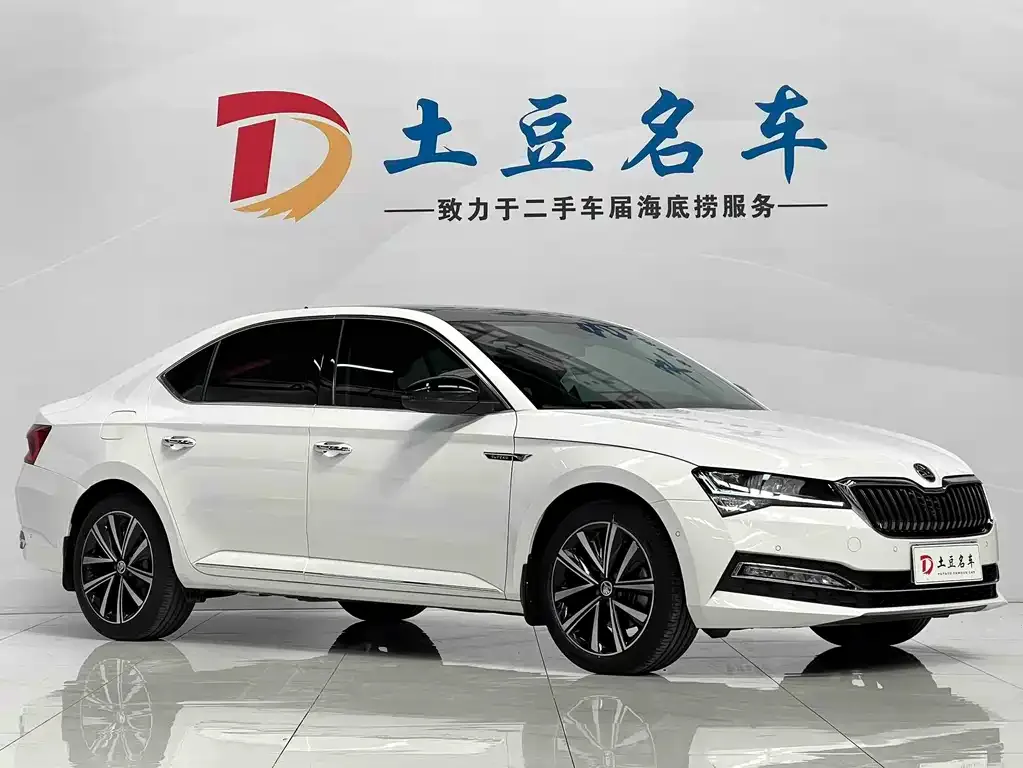 Skoda Superb — фото 5