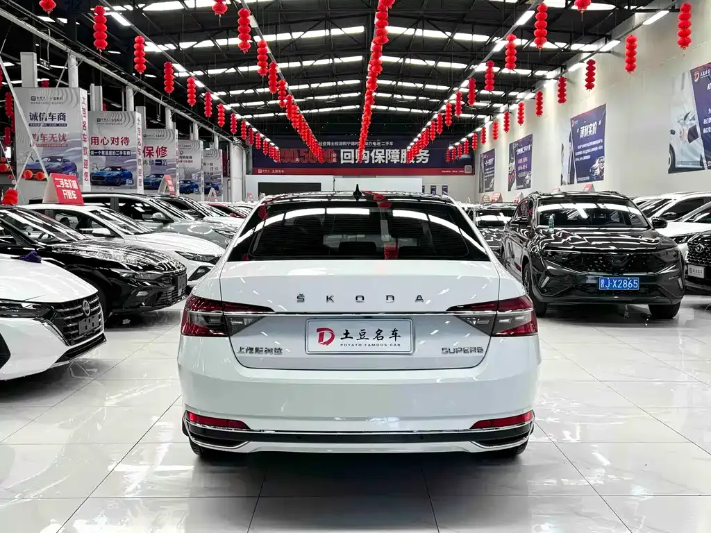 Skoda Superb — фото 3