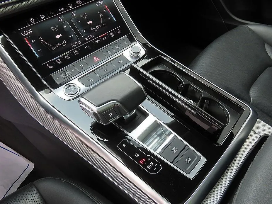 Audi Q7 2021 из KR, фото 10