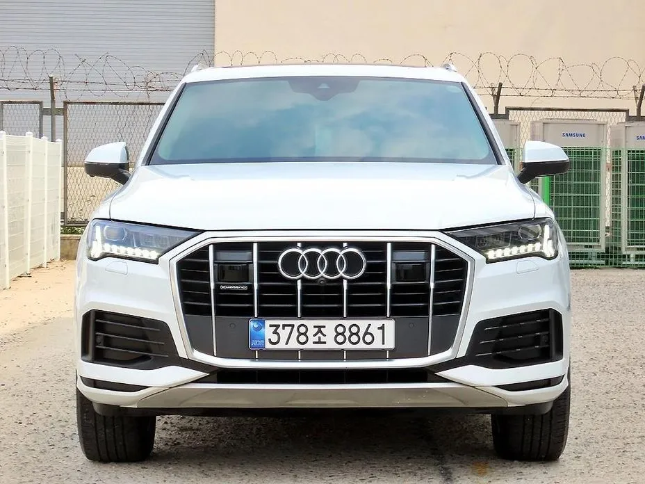 Audi Q7 2021 из KR, фото 6
