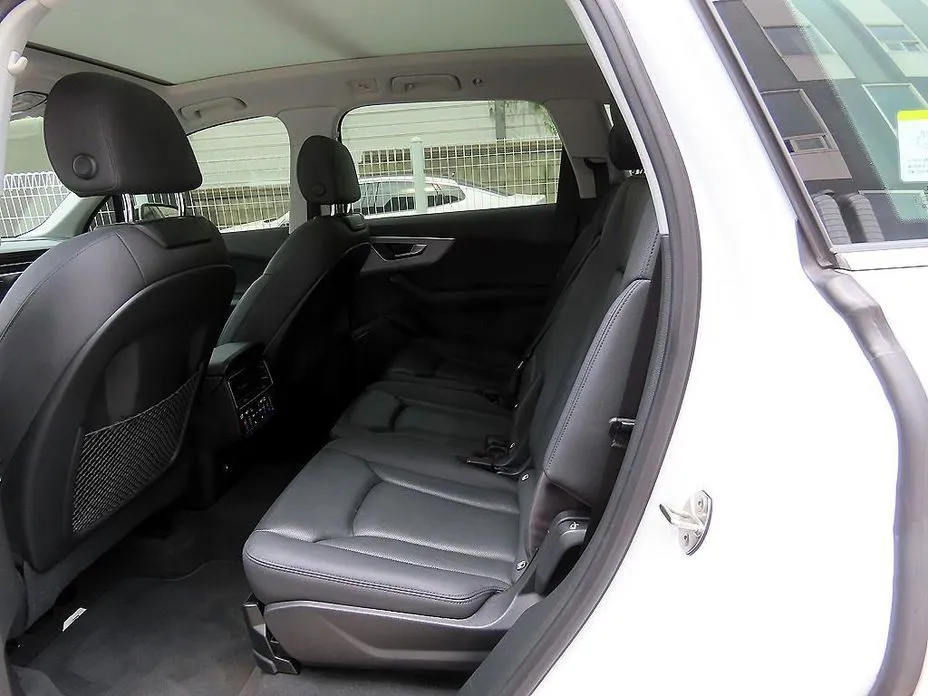 Audi Q7 2021 из KR, фото 2