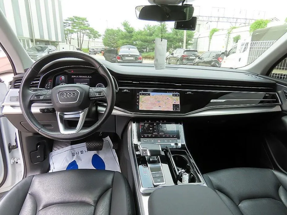 Audi Q7 2021 из KR, фото 7
