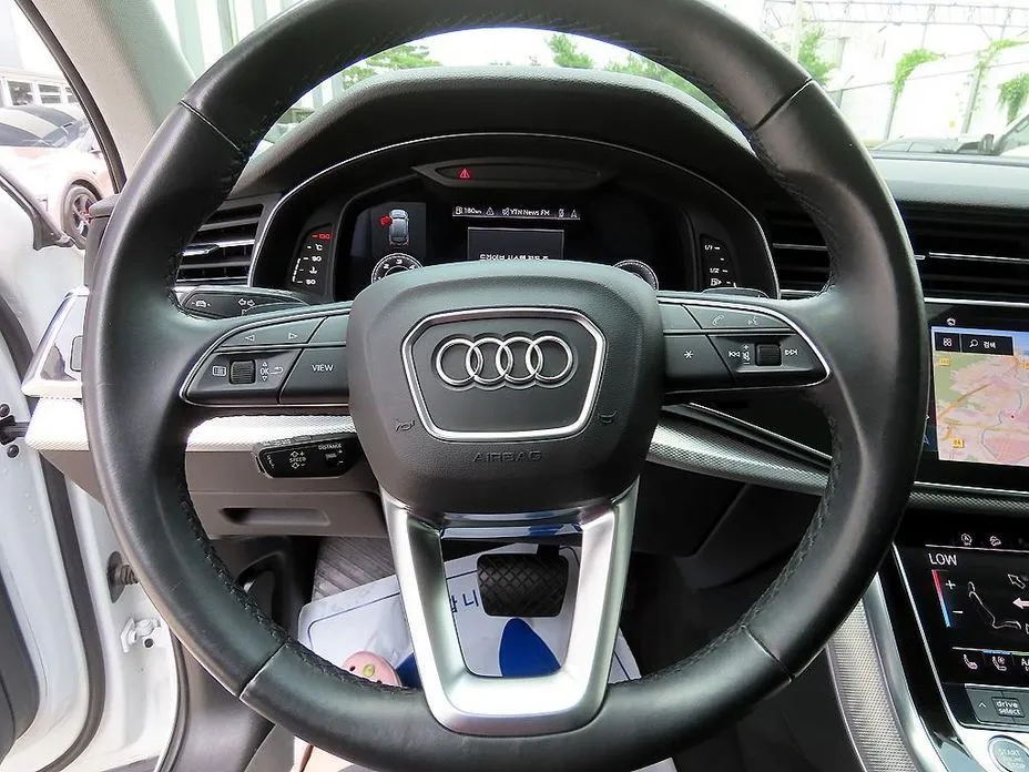 Audi Q7 2021 из KR, фото 8