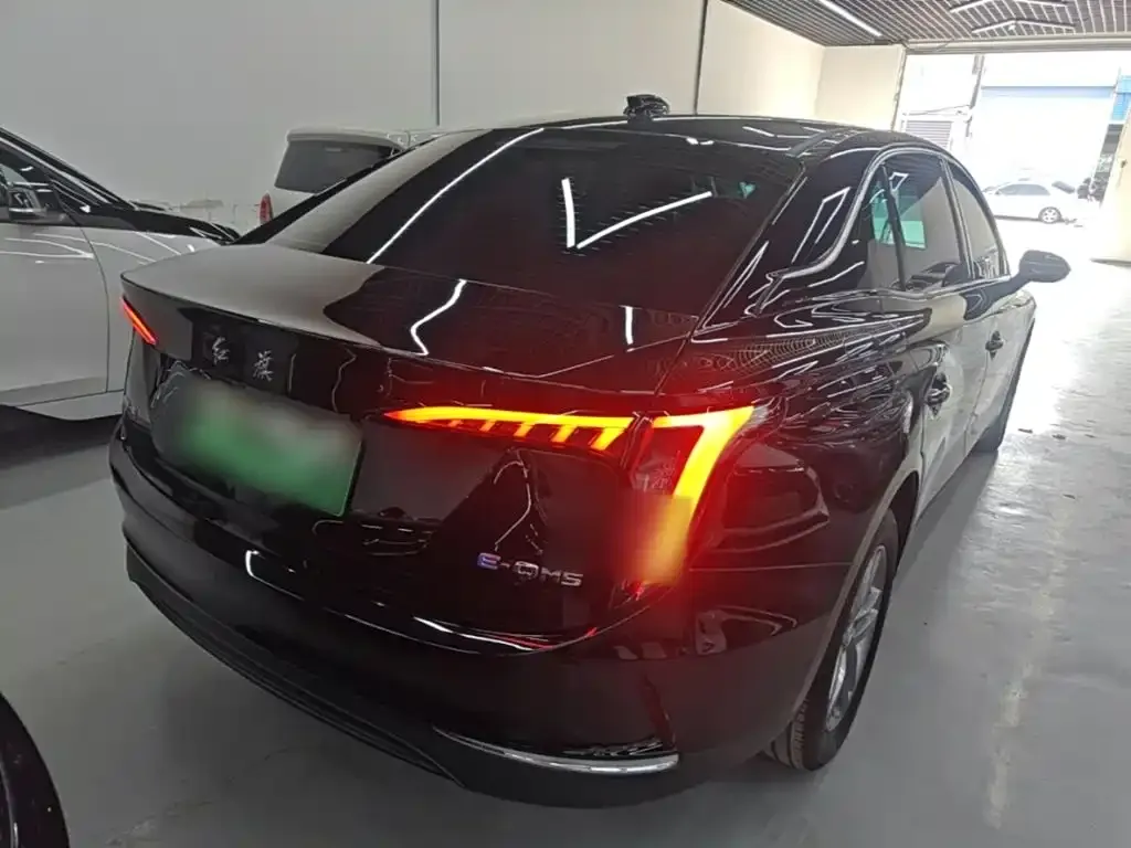 Hongqi E-QM5 — фото 6