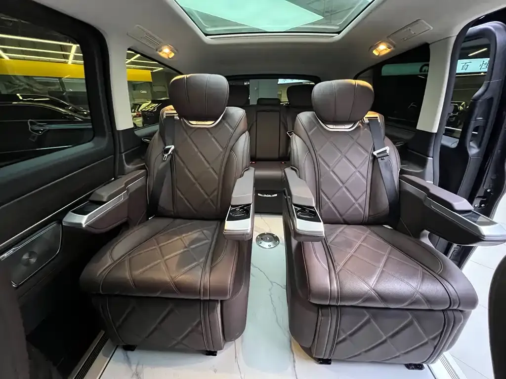 Mercedes-Benz V-Class — фото 10